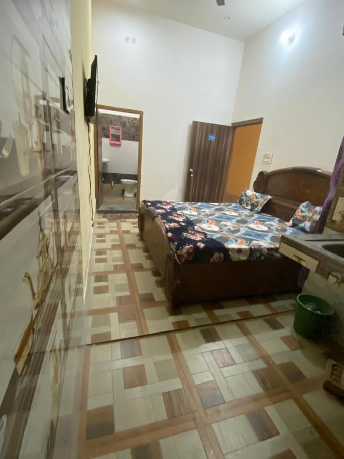 Balaji Homestay Mathura In Vrindavan 外观 照片