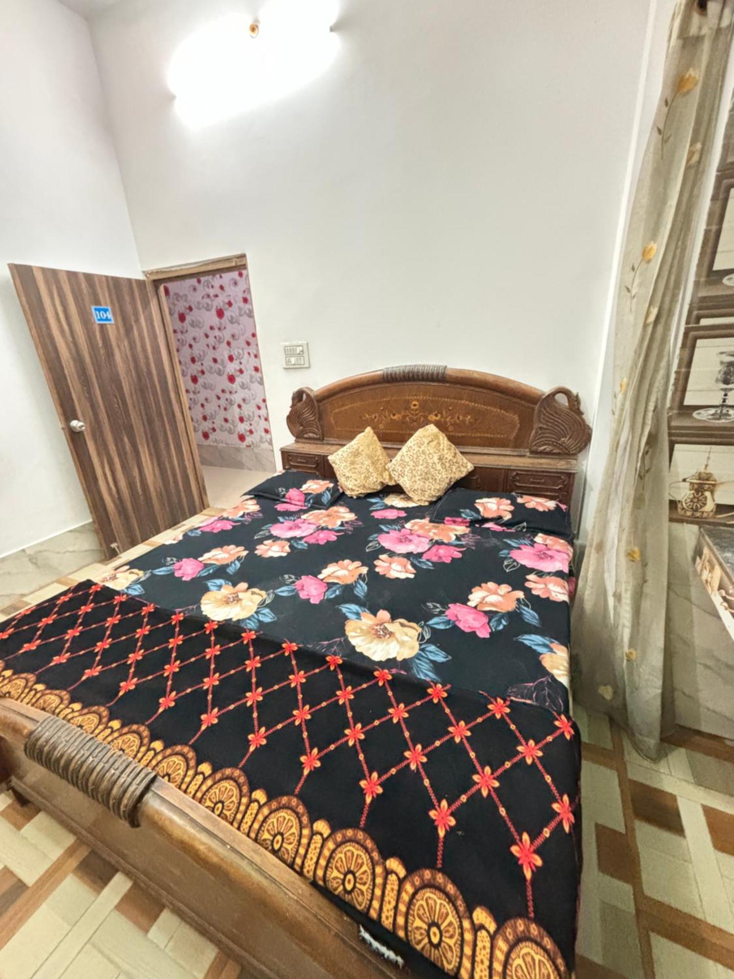 Balaji Homestay Mathura In Vrindavan 外观 照片